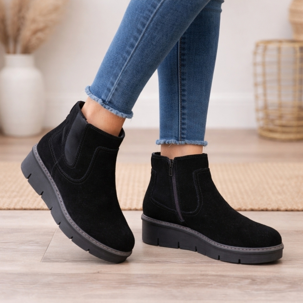 Clarks Airabell Style Modern Minimalist Chelsea Platform Comfort Bootie 9.5W
